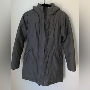 Grey coat. North face. Size S
